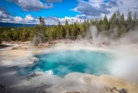 navigating-the-currents-an-in-depth-look-at-the-hot-tub-industrys-evolving-landscape